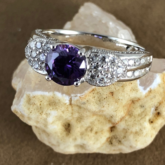 2CT Amethyst & White Topaz 925 Silver Ring Size 8 - Picture 2 of 6